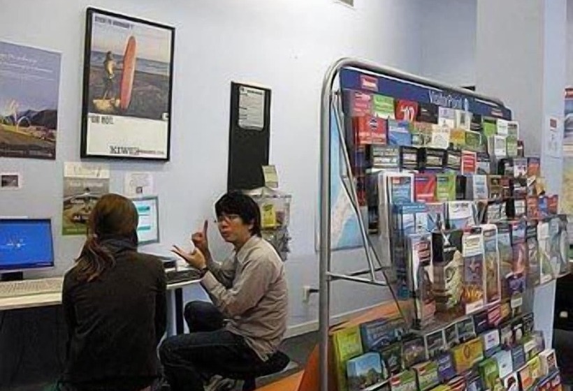 בית מלון כפרי Surf N Snow Backpackers