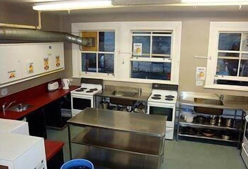 בית מלון כפרי Surf N Snow Backpackers