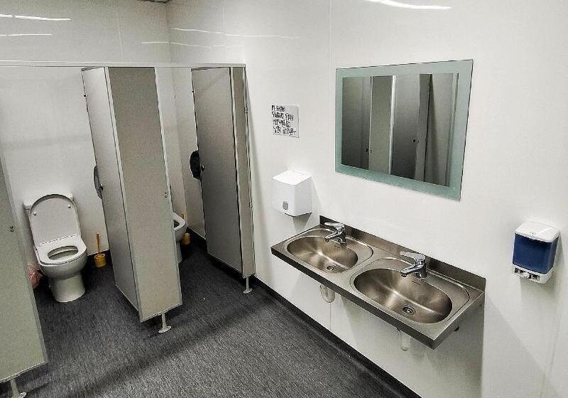 בית מלון כפרי Surf N Snow Backpackers