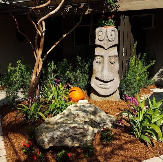 Отель The Cabanas Guesthouse & Spa   Gay Resort Catering To Gay Men