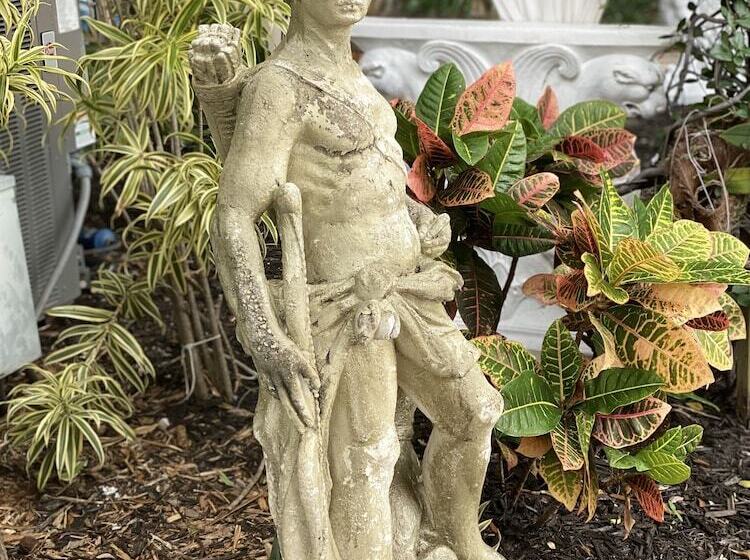 Отель The Cabanas Guesthouse & Spa   Gay Resort Catering To Gay Men