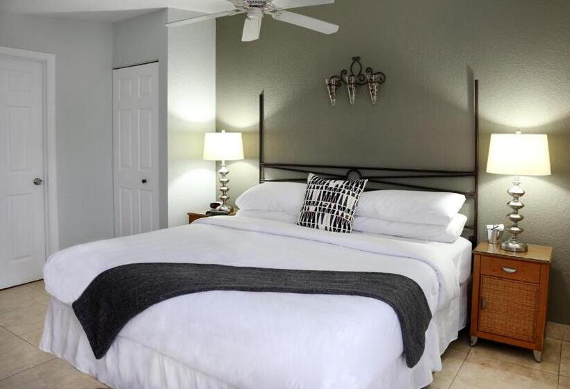 Отель The Cabanas Guesthouse & Spa   Gay Resort Catering To Gay Men