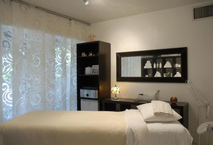 Отель The Cabanas Guesthouse & Spa   Gay Resort Catering To Gay Men