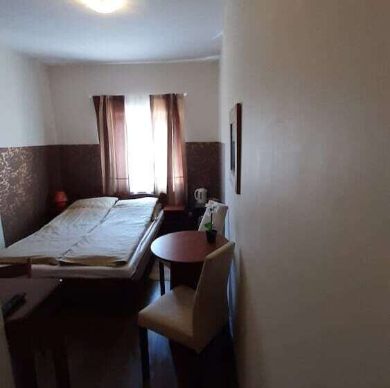 Hotel Villa Rosse Pokoje Goscinne