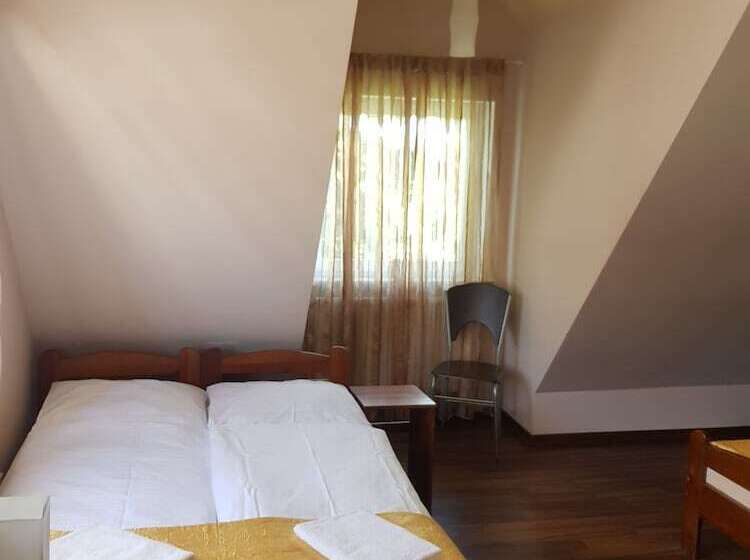 Hotel Villa Rosse Pokoje Goscinne