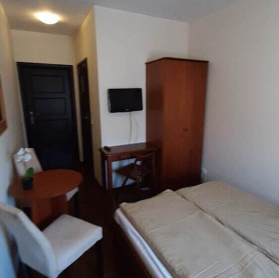 Hotel Villa Rosse Pokoje Goscinne