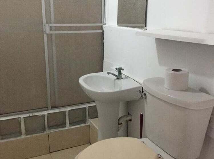 הוסטל Bravo Surf Camp