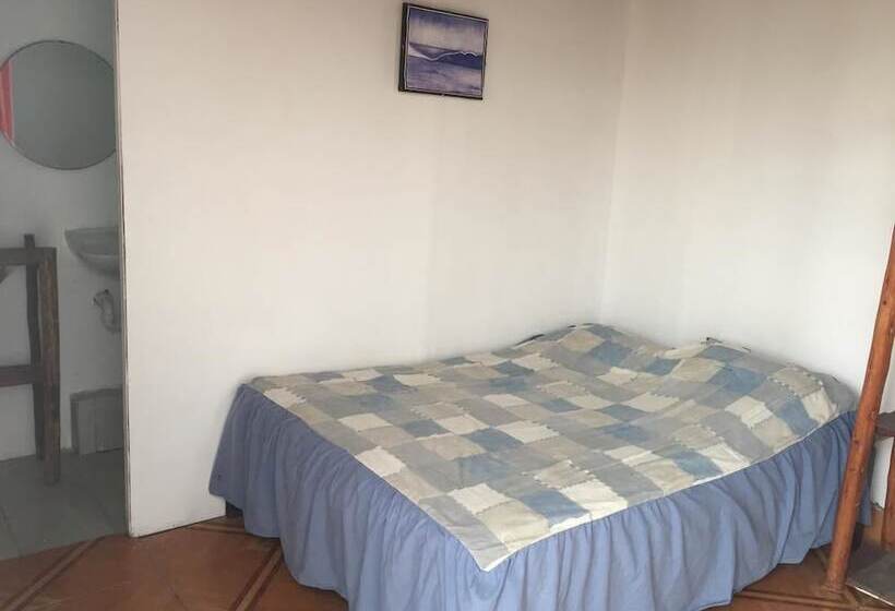 הוסטל Bravo Surf Camp