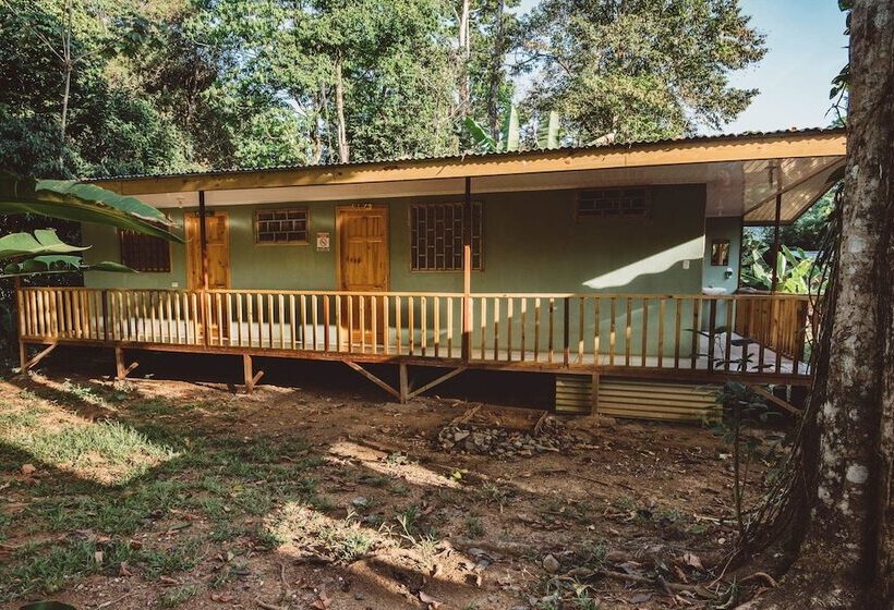 הוסטל Drake Bay Backpackers