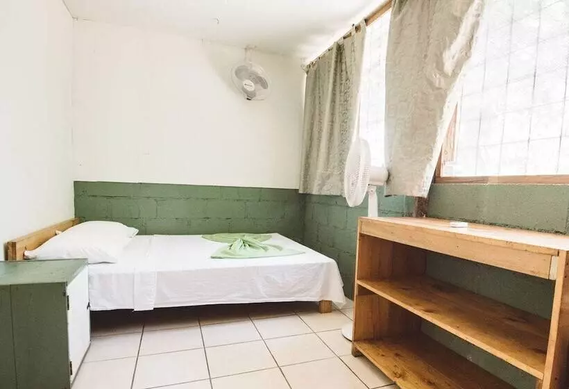 Retkeilymaja Drake Bay Backpackers
