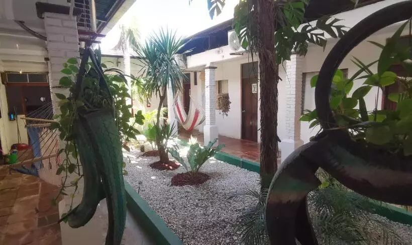 هتل Aldea Pura Vida
