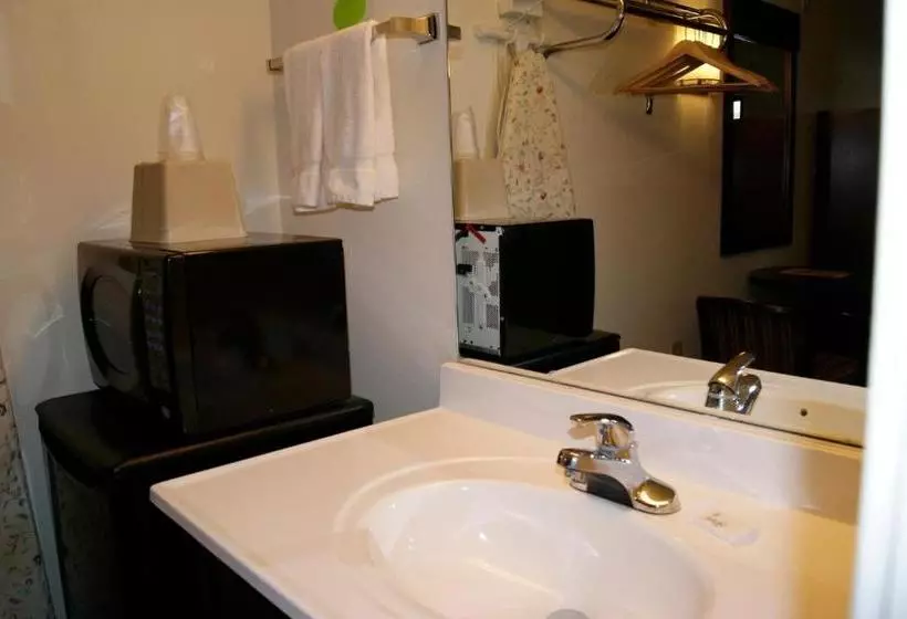 Hotelli American Inn And Suites