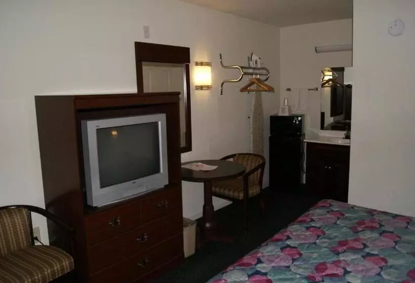 Hotelli American Inn And Suites