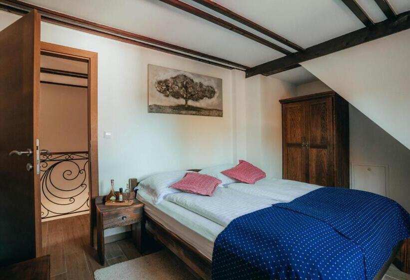 هتل Green Garden Plitvice Lakes