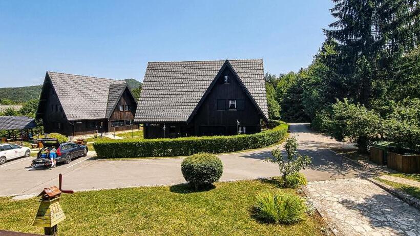 هتل Green Garden Plitvice Lakes