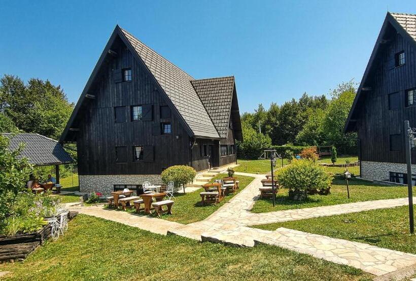 هتل Green Garden Plitvice Lakes