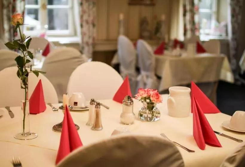 Hotelli Gasthaus Fischerrosl