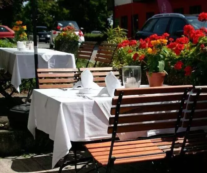 Hotelli Gasthaus Fischerrosl