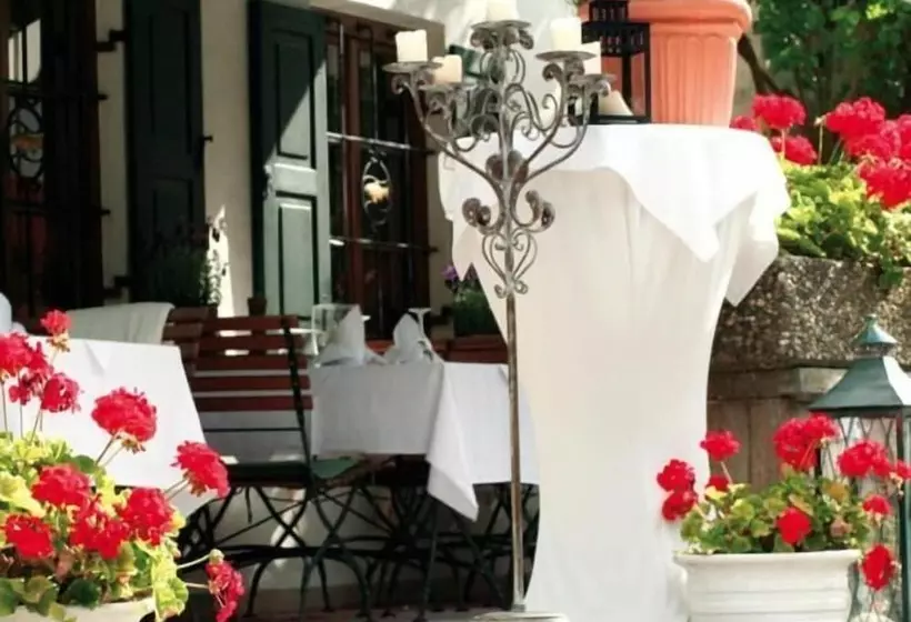 Hotelli Gasthaus Fischerrosl