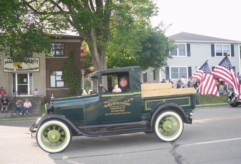 Отель Huron Inn