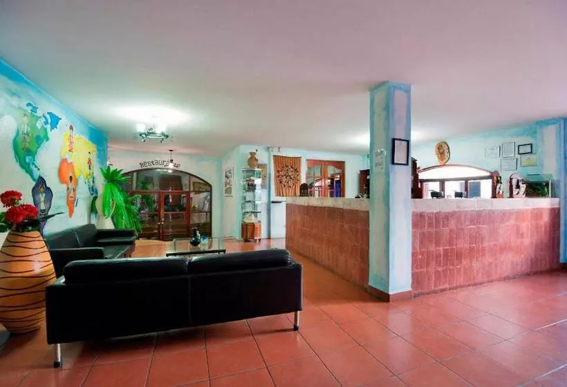 هتل Los Arcos