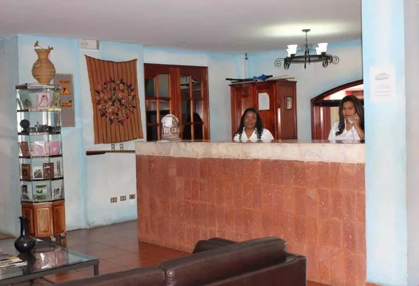 هتل Los Arcos
