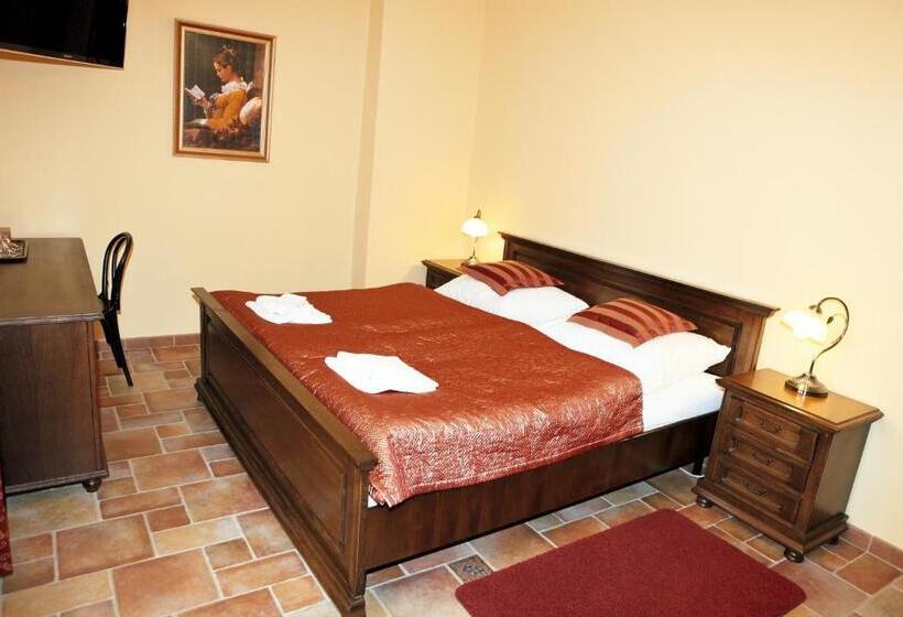 בית מלון כפרי Pelikán