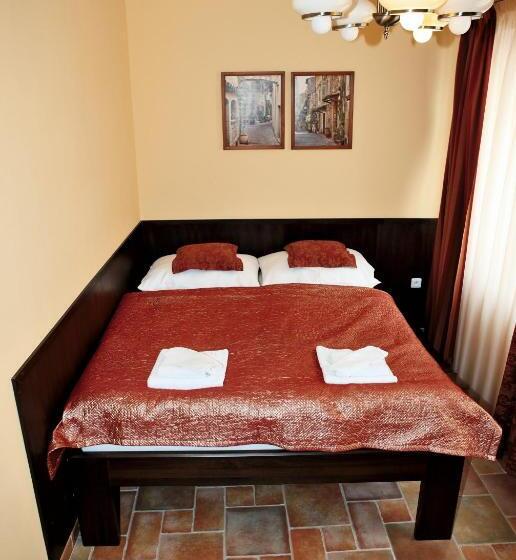 בית מלון כפרי Pelikán