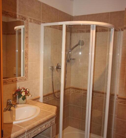 בית מלון כפרי Pelikán