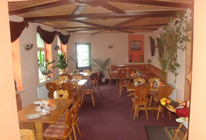 Отель Pension Zum Bauernstübl