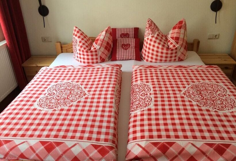 Отель Pension Zum Bauernstübl