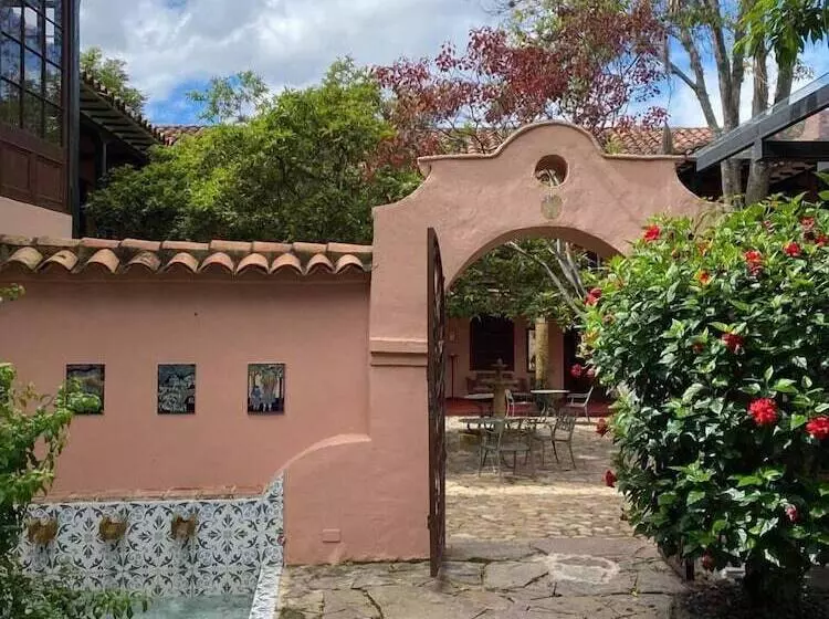 هتل Plazuela De San Agustín