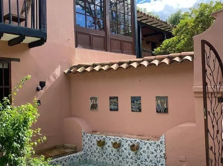 هتل Plazuela De San Agustín