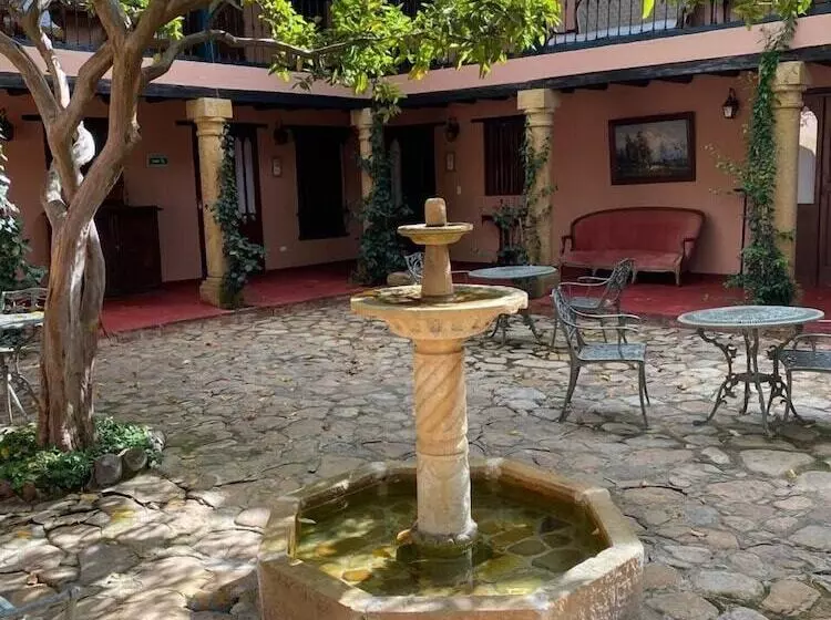 هتل Plazuela De San Agustín