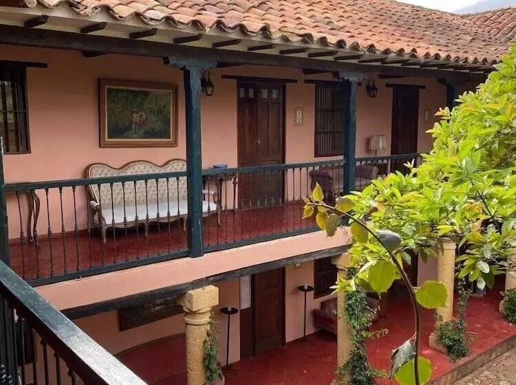 هتل Plazuela De San Agustín
