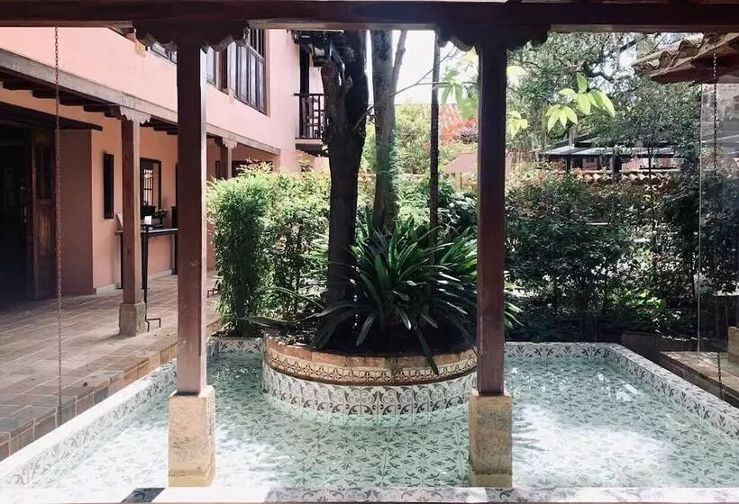 هتل Plazuela De San Agustín