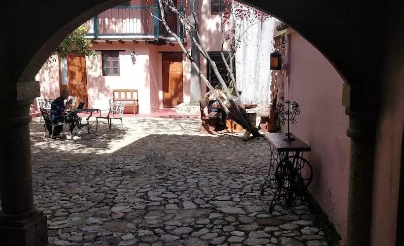 هتل Plazuela De San Agustín