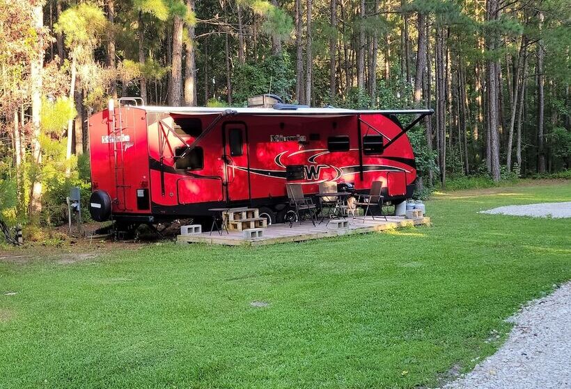 Отель The White House On Freedom Way