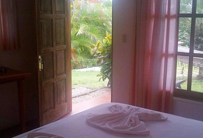 فندق Three Monkeys