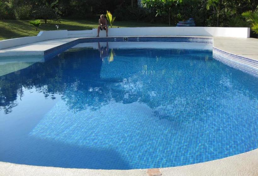 فندق Three Monkeys