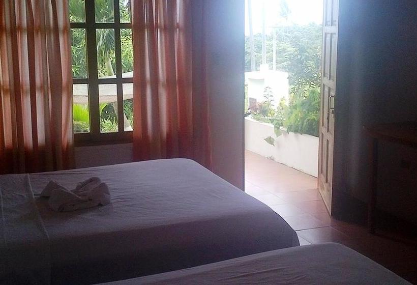 فندق Three Monkeys