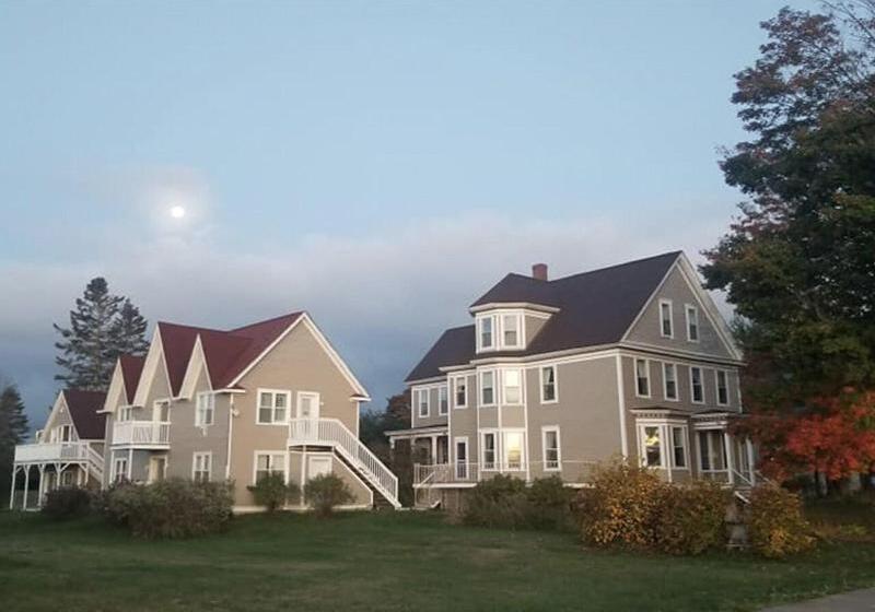 Hotel Tidal Watch Inn