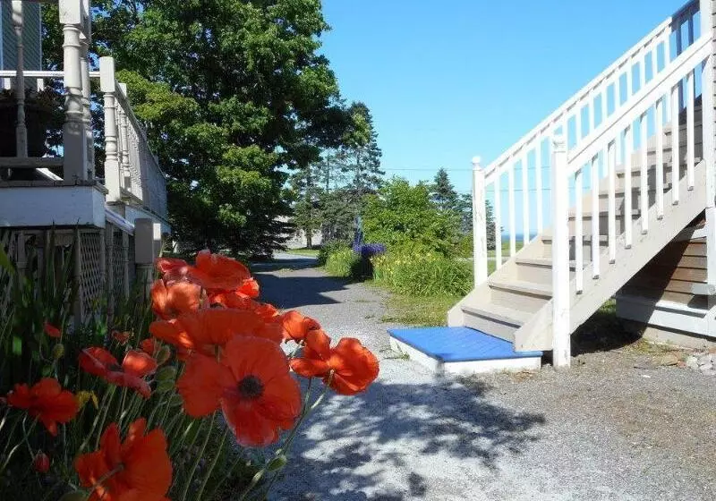 ホテル Tidal Watch Inn