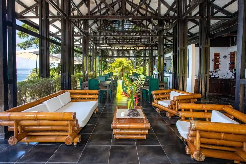 ホテル Tiki Villas Rainforest Lodge & Spa