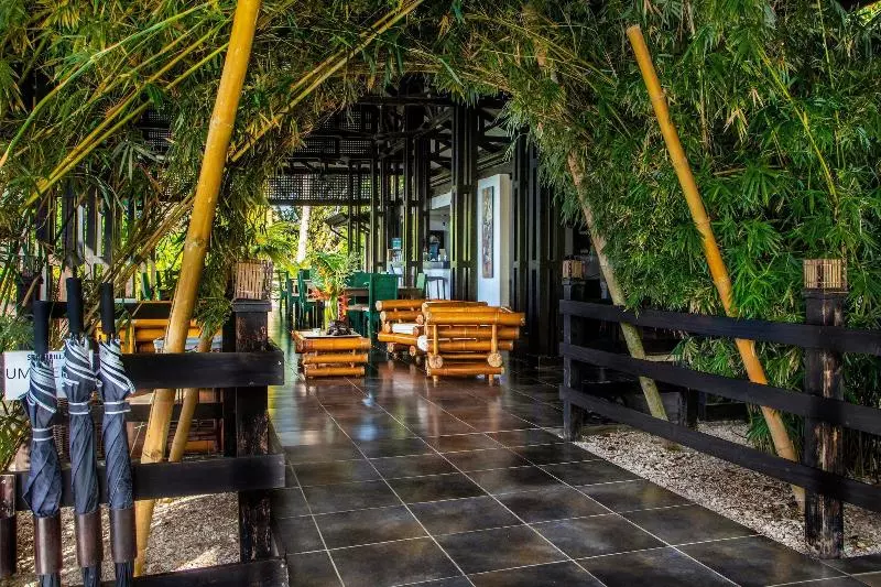 ホテル Tiki Villas Rainforest Lodge & Spa