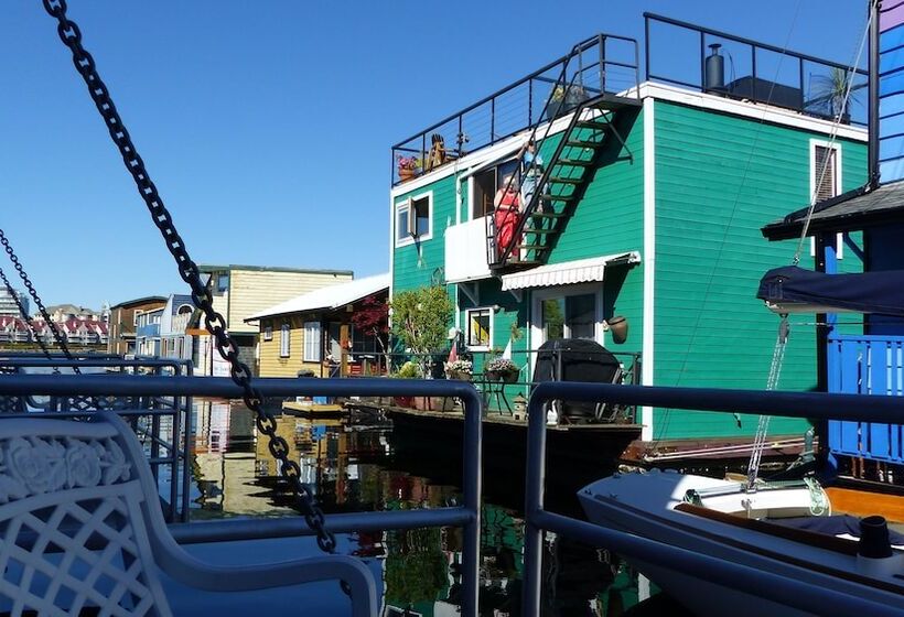 בית מלון כפרי A Float Home B&b In Fisherman’s Wharf