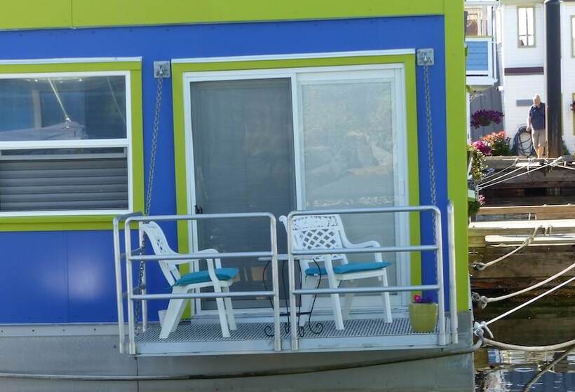 בית מלון כפרי A Float Home B&b In Fisherman’s Wharf