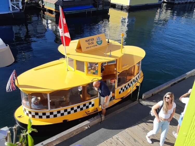 בית מלון כפרי A Float Home B&b In Fisherman’s Wharf