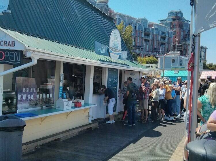 בית מלון כפרי A Float Home B&b In Fisherman’s Wharf