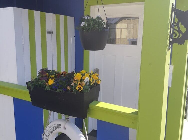 בית מלון כפרי A Float Home B&b In Fisherman’s Wharf